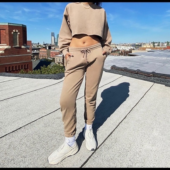 ARITZIA TNA COZY AF BF SWEATPANT - Picture 1 of 4